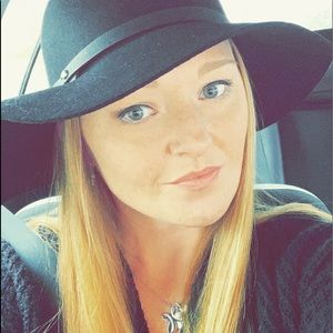 Meet your Posher, Beni